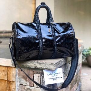 Auth Louis Vuitton Black Vernis 45 Bandouliere